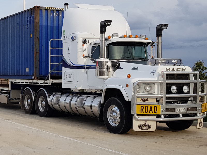 tautliner truck