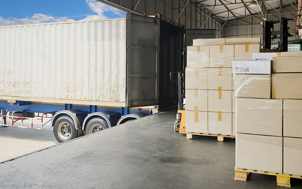 What You Need to Know Before You Transport a Shipping Container by Road qld